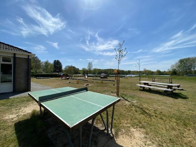 Strandhuisje Ermerzand Esterno foto
