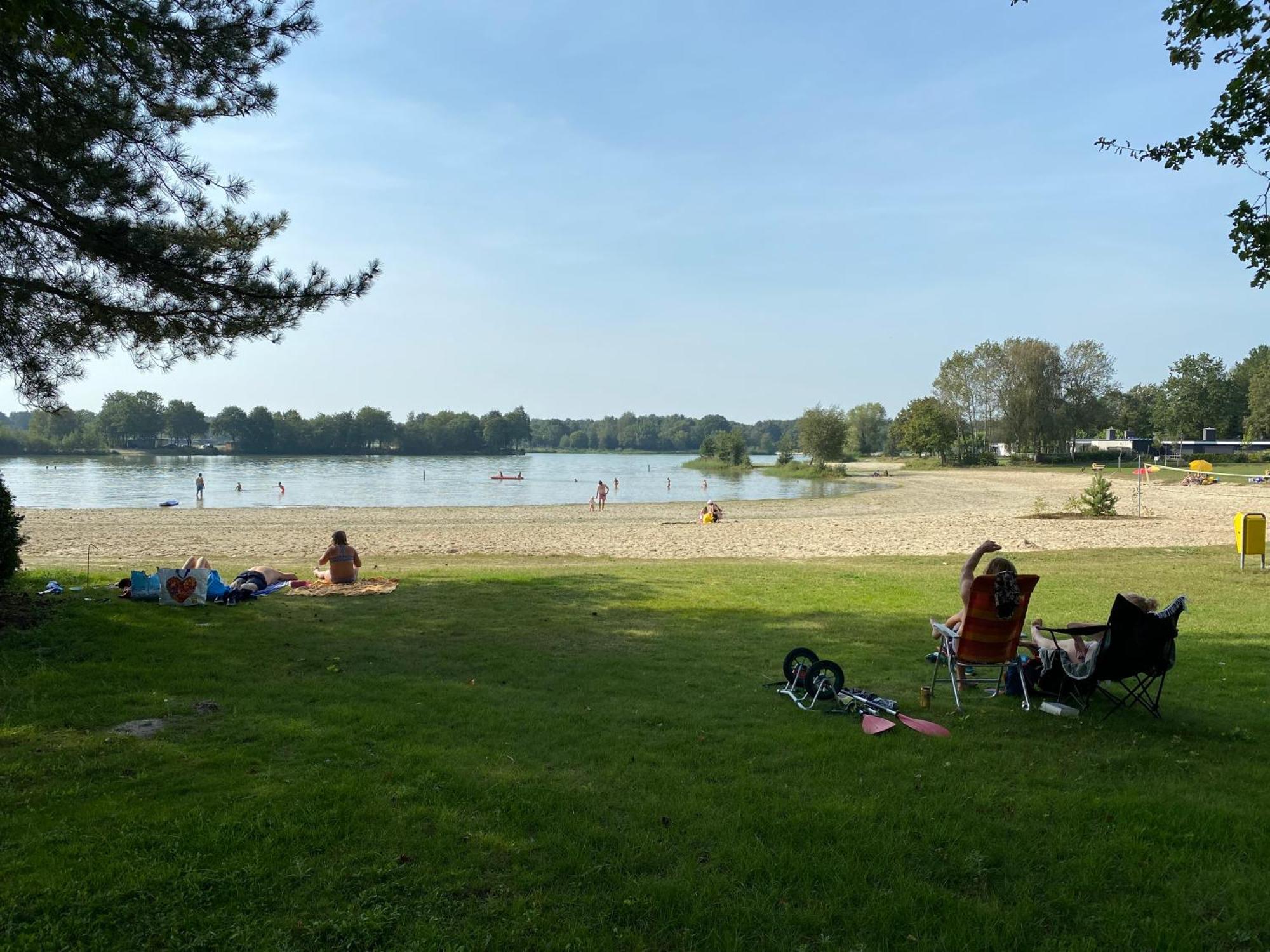 Strandhuisje Ermerzand Esterno foto