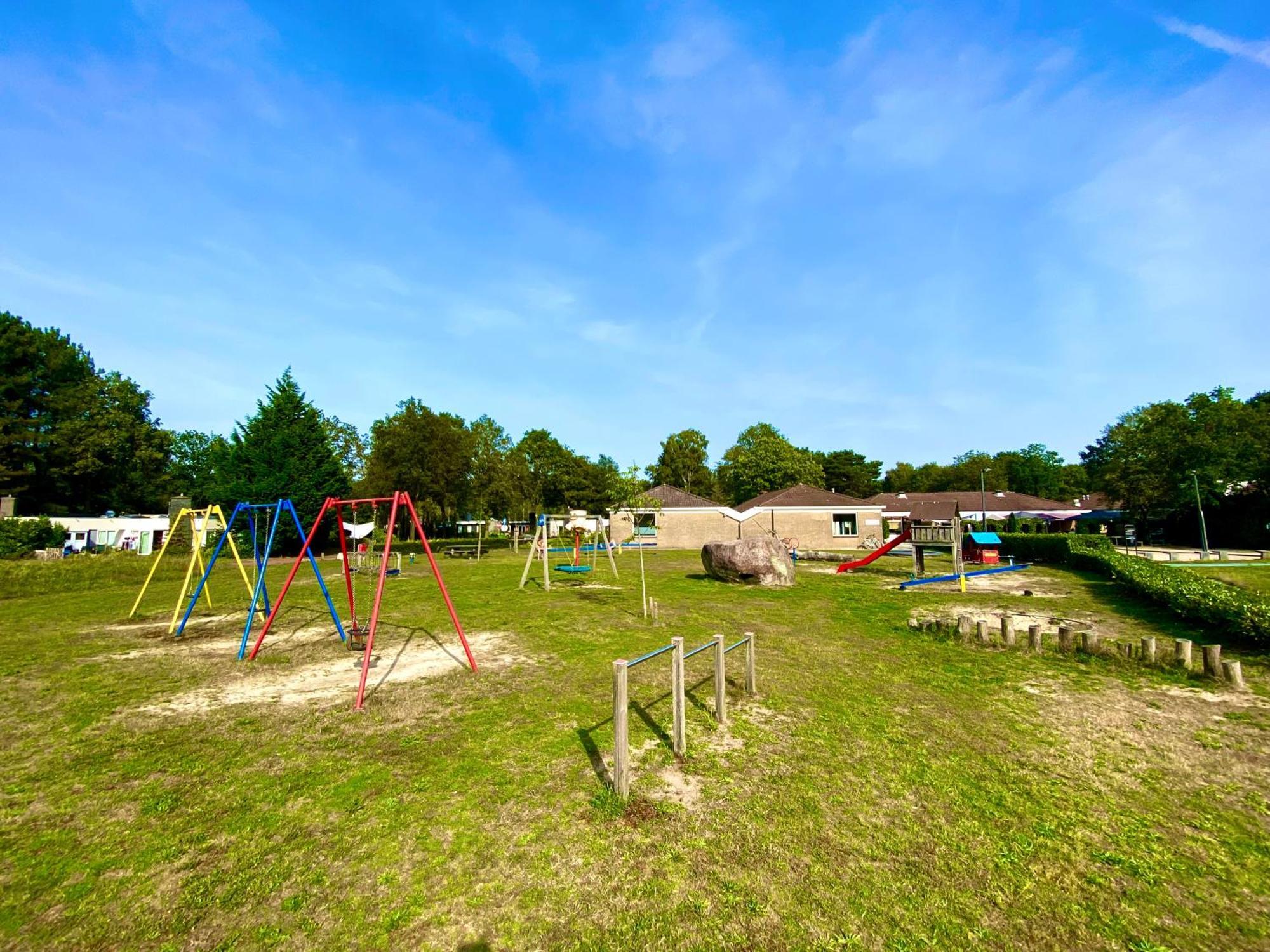 Strandhuisje Ermerzand Esterno foto